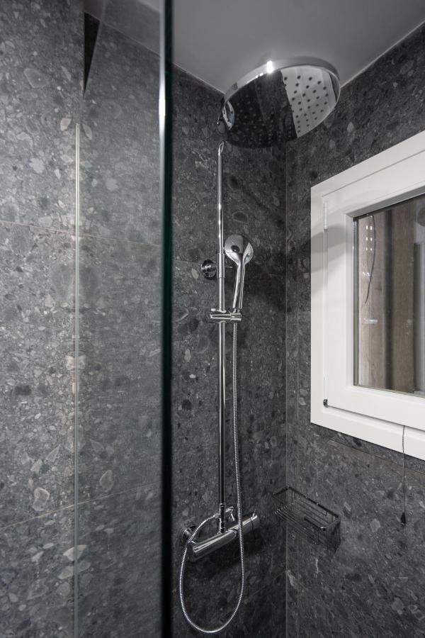 Unique 2 Bedrooms Apartment, Steps To Plaka And City Center Atenas Exterior foto