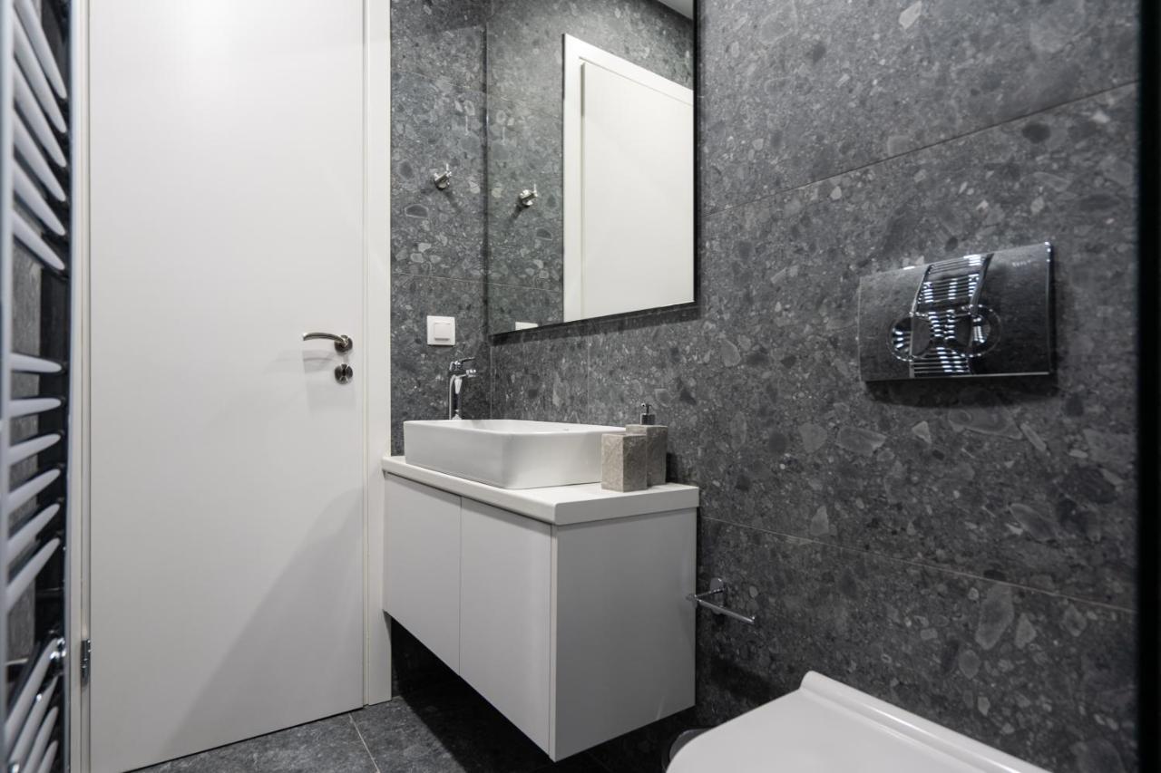Unique 2 Bedrooms Apartment, Steps To Plaka And City Center Atenas Exterior foto